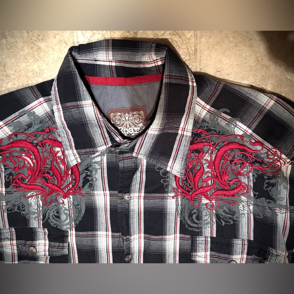 Roar Black and Red Embroidered Button Down Plaid Shirt   Size XL